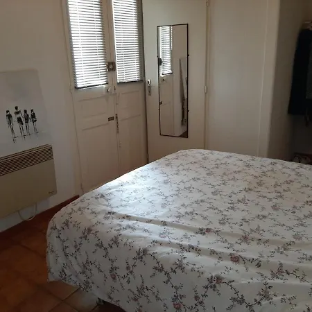 T2 Avec Jardin Privé, Proche Centre Et Plages De - Fr-1-239-632 Appartamento *