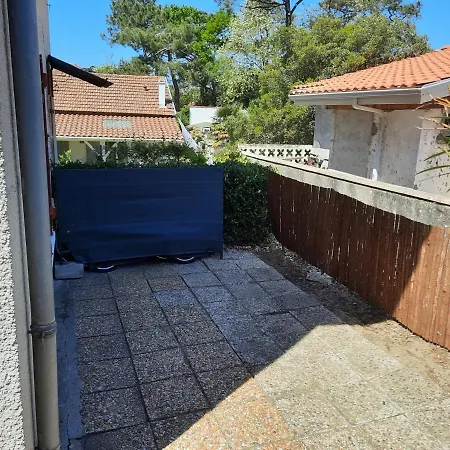 Apartment T2 Avec Jardin Prive, Proche Centre Et Plages De - Fr-1-239-632 *