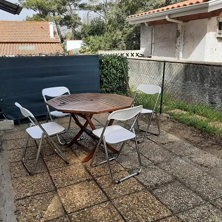 T2 Avec Jardin Prive, Proche Centre Et Plages De - Fr-1-239-632 *