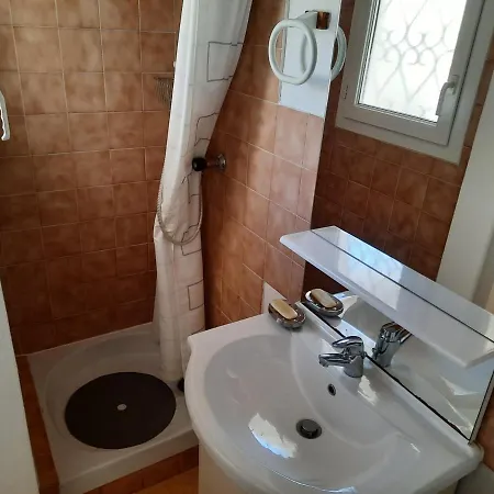 Appartamento T2 Avec Jardin Privé, Proche Centre Et Plages De - Fr-1-239-632